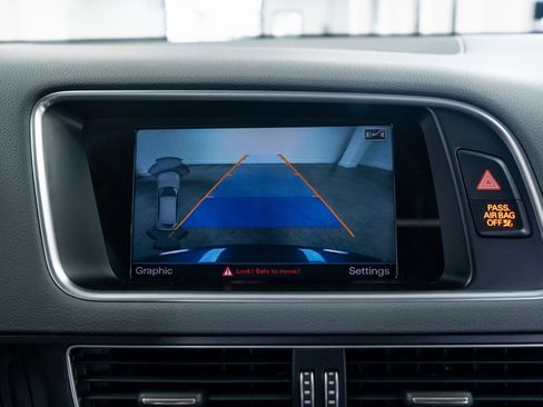 Used 2017 Audi Q5 2.0T Premium Plus w/ Technology Package image 13