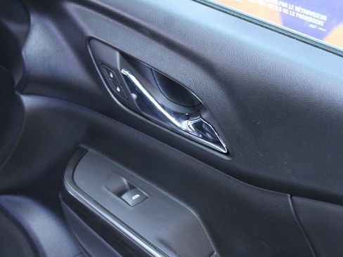 Used 2018 GMC Acadia SLT image 13