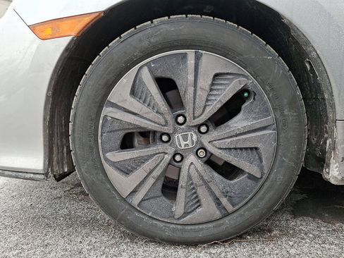 Used 2017 Honda Civic EX image 2