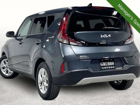 Used 2025 Kia Soul LX w/ LX Technology Package FWD image 15
