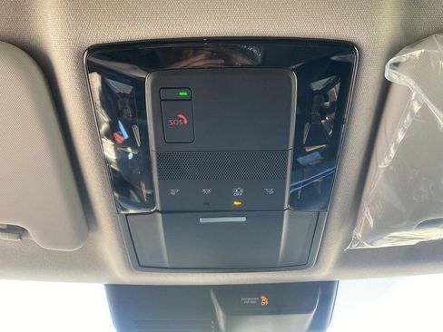 New 2025 Mitsubishi Outlander SE image 23