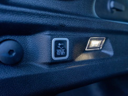 Used 2023 Jeep Grand Cherokee L Limited image 10