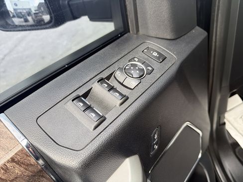 Used 2017 Ford F250 Lariat w/ Chrome Package image 17