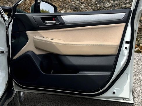 Used 2019 Subaru Outback 2.5i Premium image 22