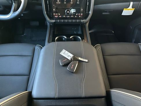 New 2026 GMC Yukon XL Elevation image 22