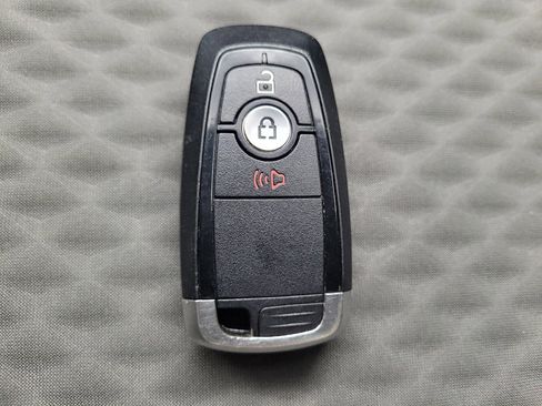 Used 2021 Ford Escape SE image 32