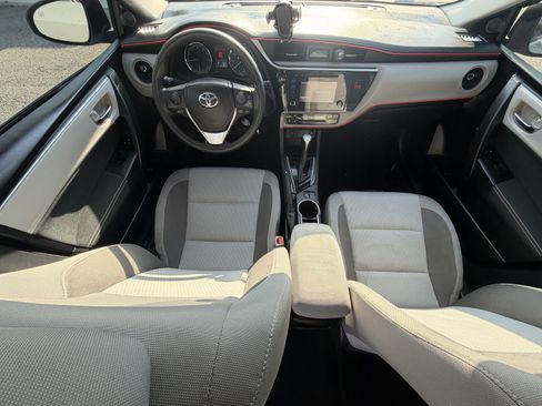 Used 2018 Toyota Corolla LE w/ Carpet Mat Package (TMS) FWD image 12