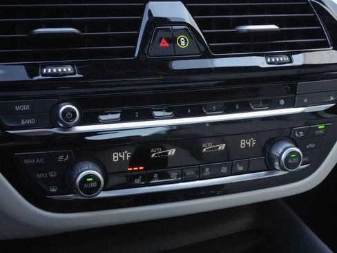 Certified 2023 BMW 540i w/ Premium Package image 18