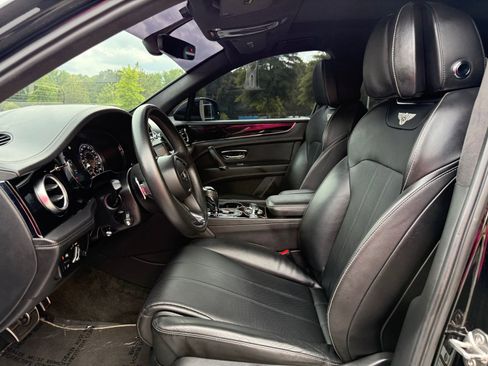 Used 2019 Bentley Bentayga AWD/4WD image 35