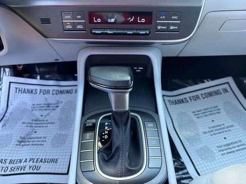 Used 2024 Hyundai Kona SEL AWD/4WD image 25