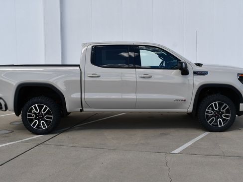 New 2026 GMC Sierra 1500 AT4 image 5