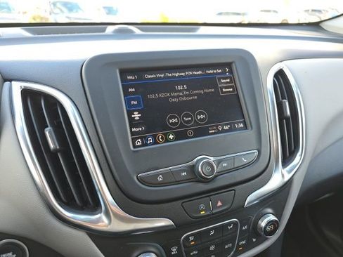 Used 2022 Chevrolet Equinox LT image 21