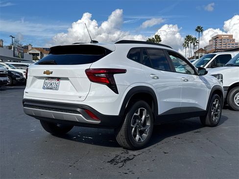 Used 2026 Chevrolet Trax LT w/ Driver Confidence Package image 11