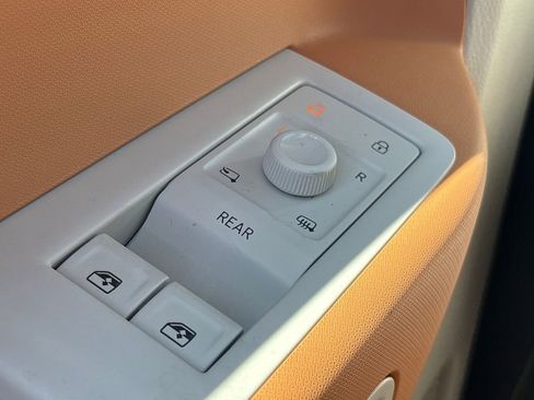 New 2025 Volkswagen ID. Buzz 1st Edition image 30