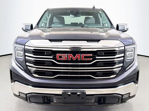Used 2025 GMC Sierra 1500 SLT image 2