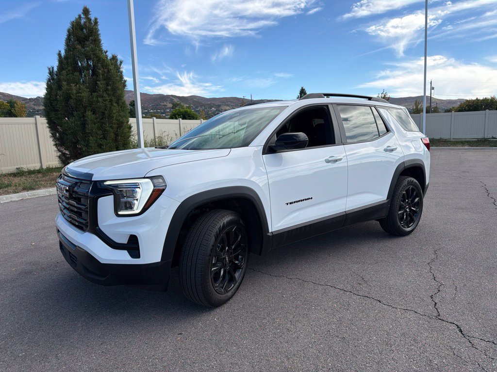 Used 2026 GMC Terrain Elevation w/ Elevation Premium Package AWD/4WD image 10