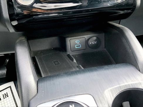 Used 2023 Ford Escape Platinum image 17