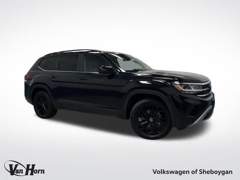 Used 2022 Volkswagen Atlas SE w/ Black Wheel Package image 1