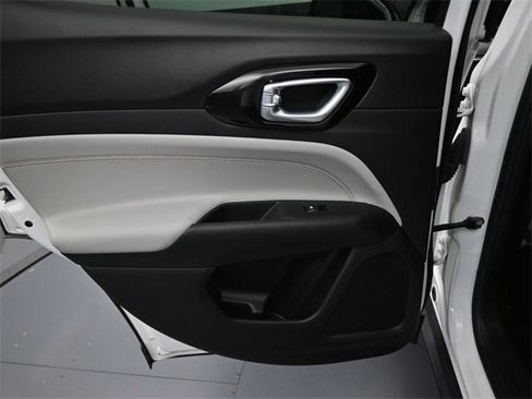 Used 2024 Jeep Compass Limited image 24