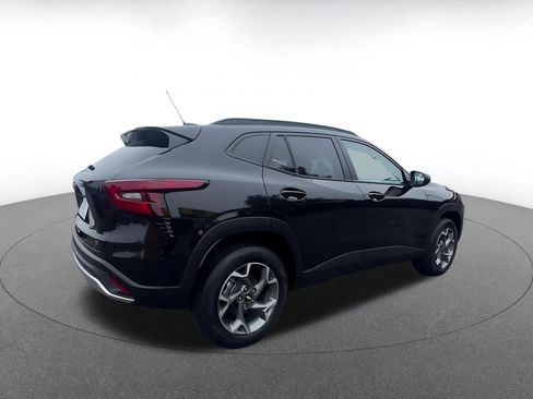 Used 2025 Chevrolet Trax LT w/ LT Convenience Package image 15