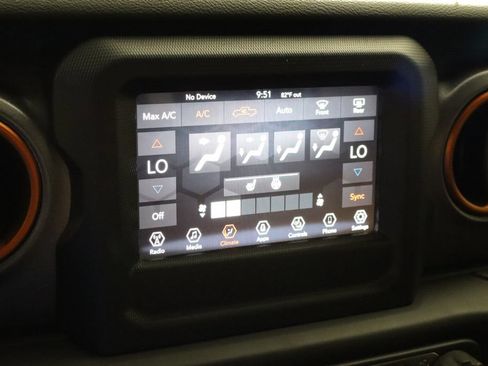 Used 2020 Jeep Gladiator Mojave w/ Cold Weather Group AWD/4WD image 28