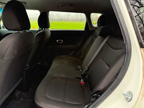 Used 2016 Kia Soul image 8
