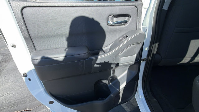 Used 2022 Nissan Frontier SV RWD image 14