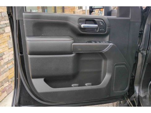 Used 2022 GMC Sierra 2500 AT4 w/ Snow Plow Prep/Camper Package image 9