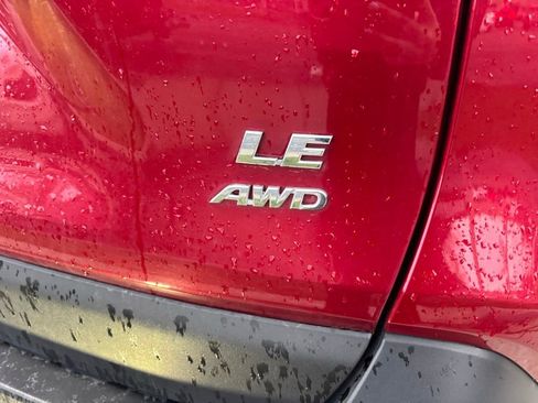 Used 2025 Toyota RAV4 LE AWD/4WD image 10