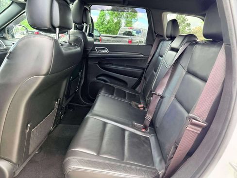 Used 2022 Jeep Grand Cherokee Limited AWD/4WD image 10