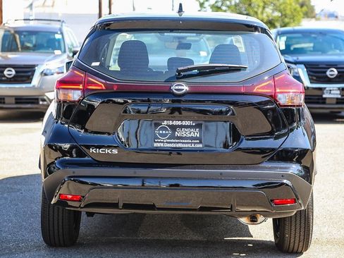 New 2025 Nissan Kicks Play S w/ Interior Electronics Package FWD image 7