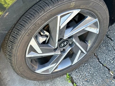 Certified 2025 Hyundai Elantra Sport w/ Cargo Package image 6