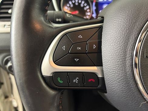 Used 2019 Jeep Compass Latitude w/ Cold Weather Group AWD/4WD image 15