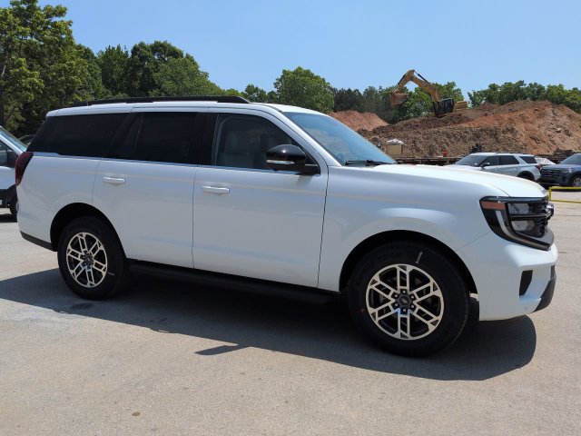 New 2026 Ford Expedition Active RWD image 2