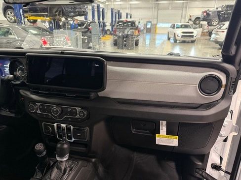 New 2026 Jeep Gladiator Sport image 24