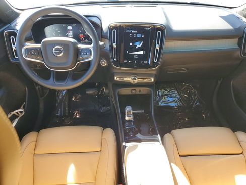 Used 2022 Volvo XC40 T5 Inscription w/ Advanced Package image 21