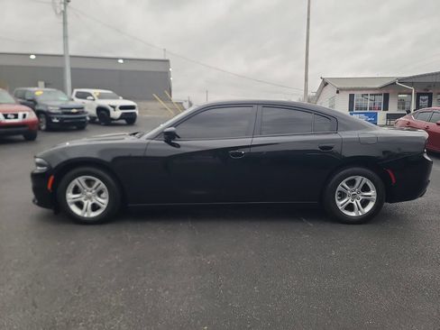 Used 2022 Dodge Charger SXT w/ Leather Interior Group image 5