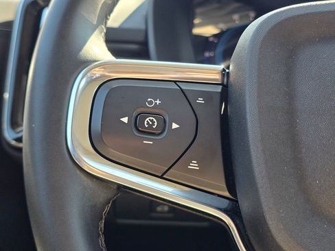 Used 2023 Volvo XC40 B5 Plus image 35