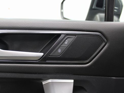 Used 2022 Volkswagen Tiguan SE image 14