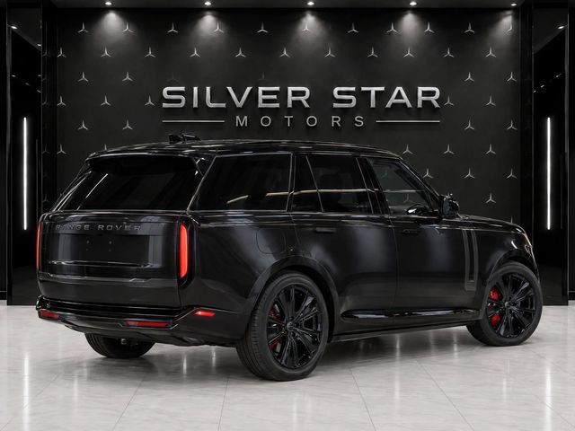 Used 2026 Land Rover Range Rover SE AWD/4WD image 3