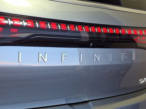 Certified 2025 INFINITI QX80 Sensory image 33