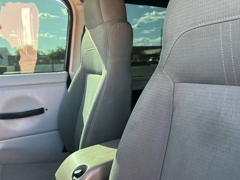 Used 2003 Jeep Wrangler Sahara image 19