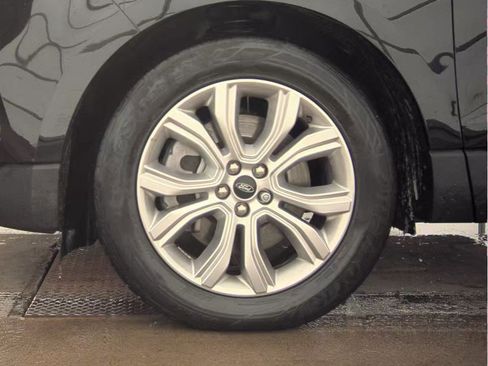Used 2024 Ford Edge Titanium AWD/4WD image 9