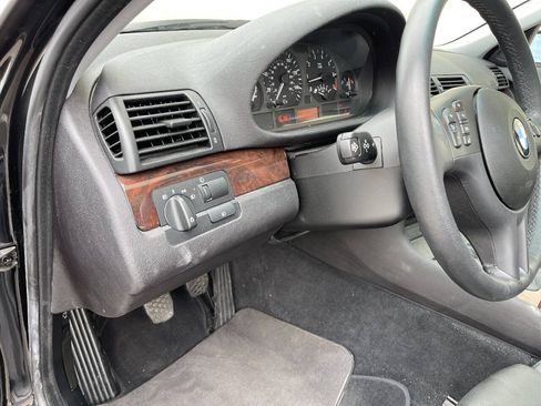 Used 2004 BMW 325xi Sedan AWD/4WD image 8