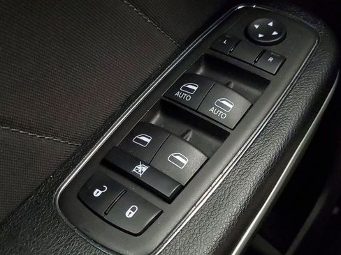 Used 2023 Dodge Charger SXT image 17