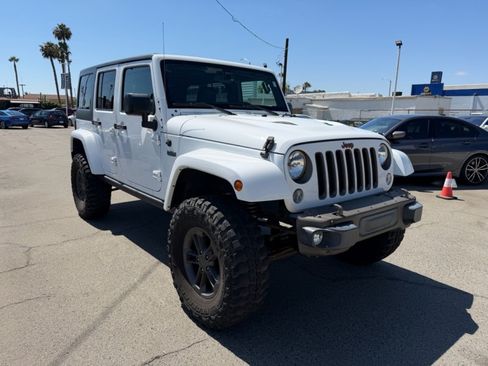 Used 2016 Jeep Wrangler Unlimited Sahara AWD/4WD image 3