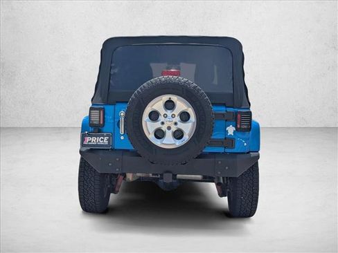 Used 2015 Jeep Wrangler Unlimited Sahara w/ Connectivity Group AWD/4WD image 6