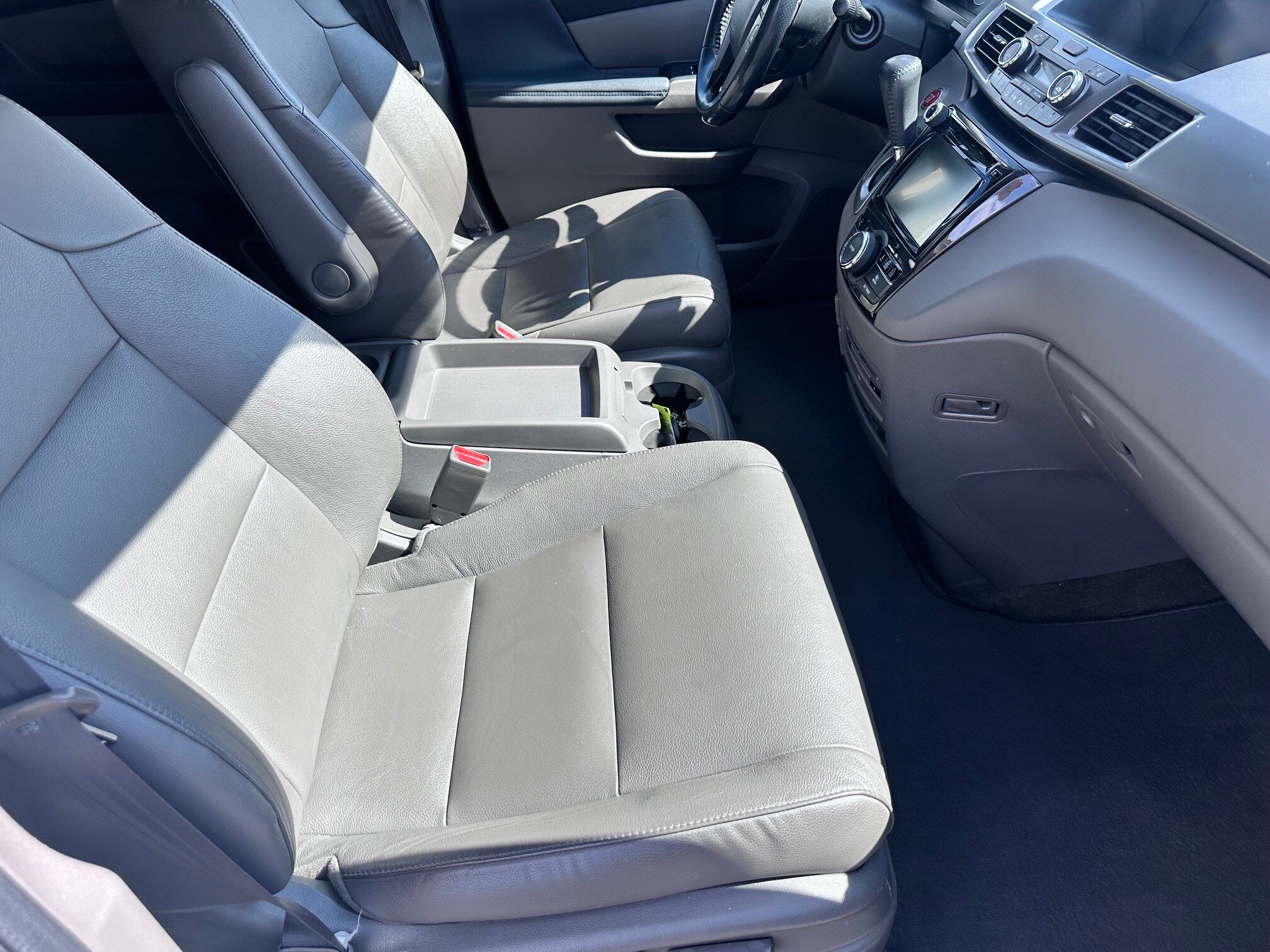 Used 2016 Honda Odyssey Touring Elite image 11
