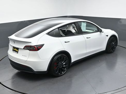 Used 2022 Tesla Model Y Performance AWD/4WD image 39