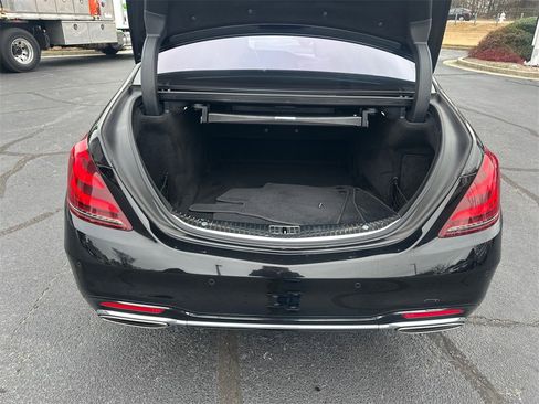 Used 2020 Mercedes-Benz S 560 Sedan image 20